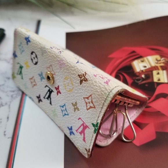 π Closet closing! Hurry..
Authentic LV multi Color key chain and wallets - Picture 5 of 9